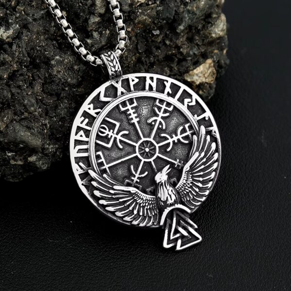 Vegvisir med odins raven og valknuten